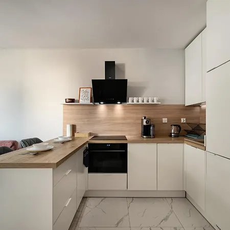 Rentplanet - Braniborska Ii Appartement *