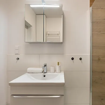 Apartment Rentplanet - Braniborska Ii